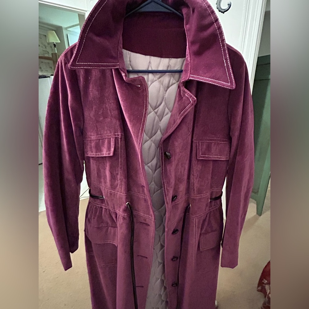 Vintage 60s-70s Deep Purple belted Coat oversized pockets. A perfect timepiece!